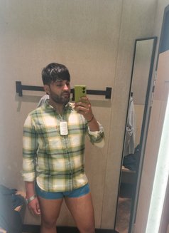 Virat - Male escort in New Delhi Photo 3 of 6