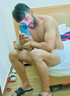 Virat - Male escort in New Delhi Photo 5 of 6