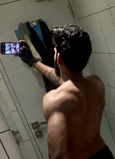 Virat - Male escort in New Delhi Photo 2 of 7