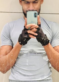 Virat - Male escort in New Delhi Photo 9 of 10