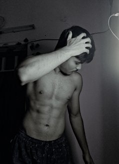 Virat - Male escort in Noida Photo 1 of 3