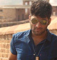 Virat Khanna - Male escort in Mumbai Photo 4 of 8