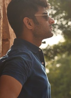 Virat Khanna - Male escort in Mumbai Photo 5 of 8