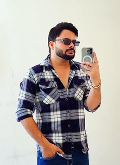 Virat Sharma - Masajista in Greater Noida Photo 3 of 6