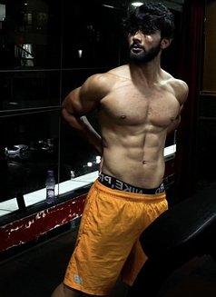 Virat Sharma - Acompañantes masculino in Kolkata Photo 1 of 2