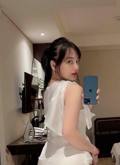 Virginia - escort in Doha Photo 3 of 10