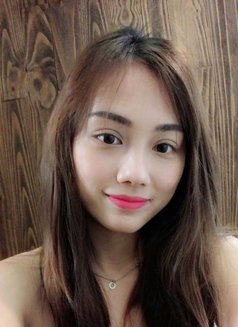 Virginia - escort in Doha Photo 5 of 10