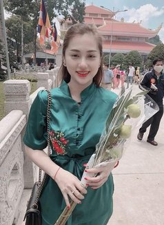 Virginia - escort in Doha Photo 6 of 10