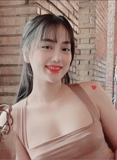 Virginia - escort in Doha Photo 7 of 10