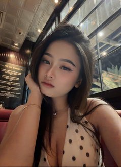 Virna 21 - escort in Surabaya Photo 2 of 4