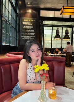 Virna 21 - escort in Surabaya Photo 4 of 4