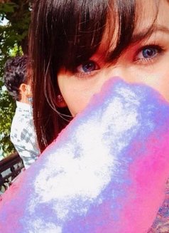 Vironika Independent - puta in New Delhi Photo 2 of 4