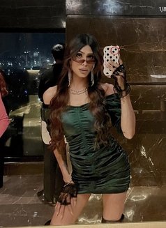 Vish - Transsexual dominatrix in New Delhi Photo 1 of 5