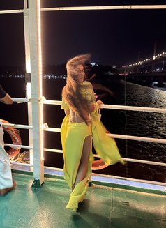 Vish Sharma - Transsexual escort in Mumbai Photo 13 of 13