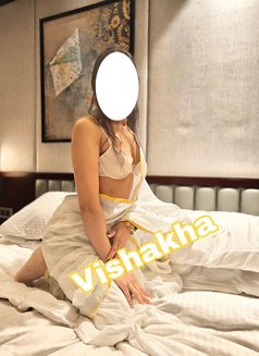Vishakha - companion in Ahmedabad Photo 6 of 9