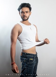 Vishal 8+ - Male escort in New Delhi Photo 4 of 9