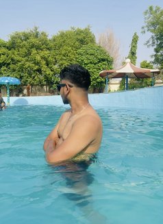 ABCD - Acompañantes masculino in Lucknow Photo 1 of 1