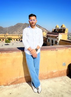 Vishal - Male escort in Ghaziabad Photo 3 of 3