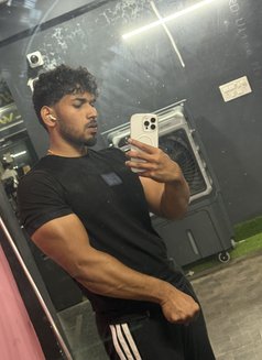Cuckold/Single women's - Male escort in Mumbai Photo 5 of 7