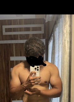 Cuckold/Single women's - Acompañantes masculino in Mumbai Photo 9 of 11