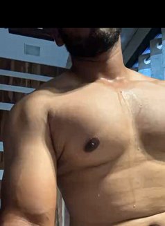 Cuckold/Single women's - Acompañantes masculino in Mumbai Photo 11 of 11