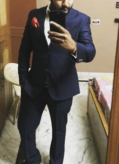 Vishal - Male escort in New Delhi Photo 1 of 4