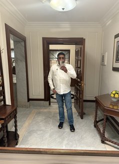 Vishal - Acompañante masculino in New Delhi Photo 17 of 20