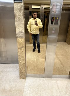 Vishal - Acompañante masculino in New Delhi Photo 18 of 20