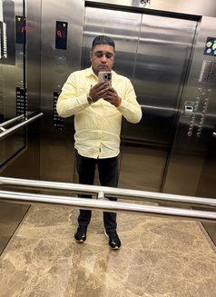 Vishal - Acompañante masculino in New Delhi Photo 19 of 20