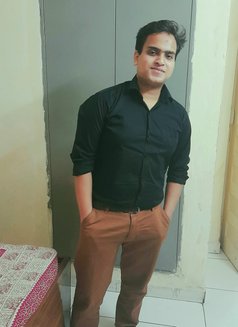 Vishal Kumar - masseur in New Delhi Photo 8 of 14