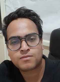 Vishal Kumar - masseur in New Delhi Photo 9 of 14