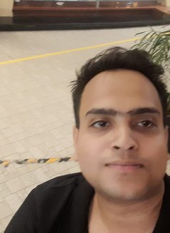 Vishal Kumar - masseur in New Delhi Photo 11 of 14