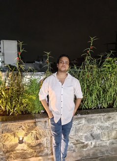 Vishal Kumar - masseur in New Delhi Photo 12 of 14