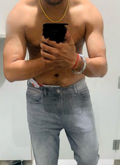 Vishal Singh - masseur in Jaipur Photo 1 of 2