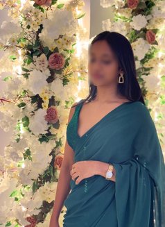 Vishmi - escort in Colombo Photo 3 of 3