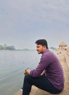 Vishu - Male escort in Ahmedabad Photo 2 of 5