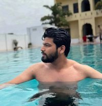 Vishu - masseur in New Delhi