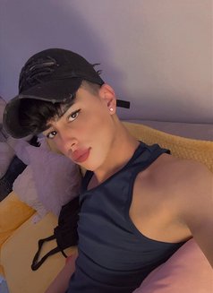 زائر - Male escort in Jeddah Photo 1 of 5