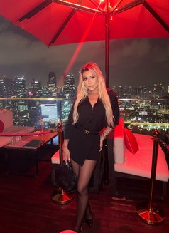 Vitoria - escort in Singapore Photo 9 of 10