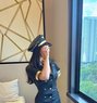 Vittoria Australian Flight Attendent - puta in Singapore Photo 1 of 15