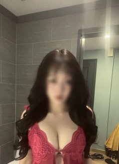 Vittoria - escort in Hanoi Photo 2 of 4