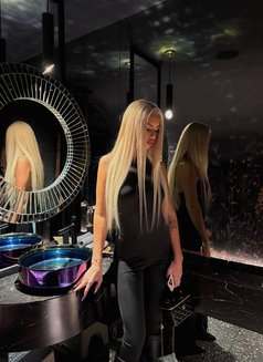 Vivallt - escort in Dubai Photo 6 of 12