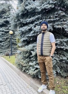 Vivek - Male escort in Dubai Photo 1 of 1
