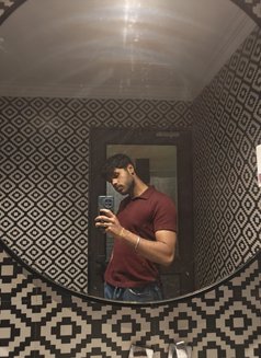 Vivek - Acompañantes masculino in Mumbai Photo 7 of 8