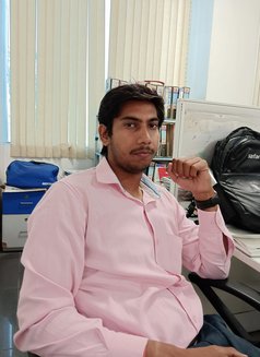 Vivek Massager - Acompañantes masculino in New Delhi Photo 2 of 2