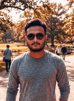 🟢Vivek Singh,Pussy licking Specialist🟢 - Male escort in Kolkata Photo 2 of 12
