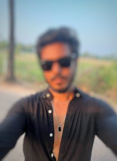 Vivek555 - Acompañantes masculino in Mumbai Photo 2 of 3