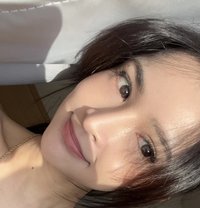 vivi - escort in Manila Photo 17 of 18