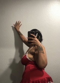 Sonia - puta in Baghdad Photo 2 of 3