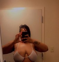 Sonia - puta in Baghdad